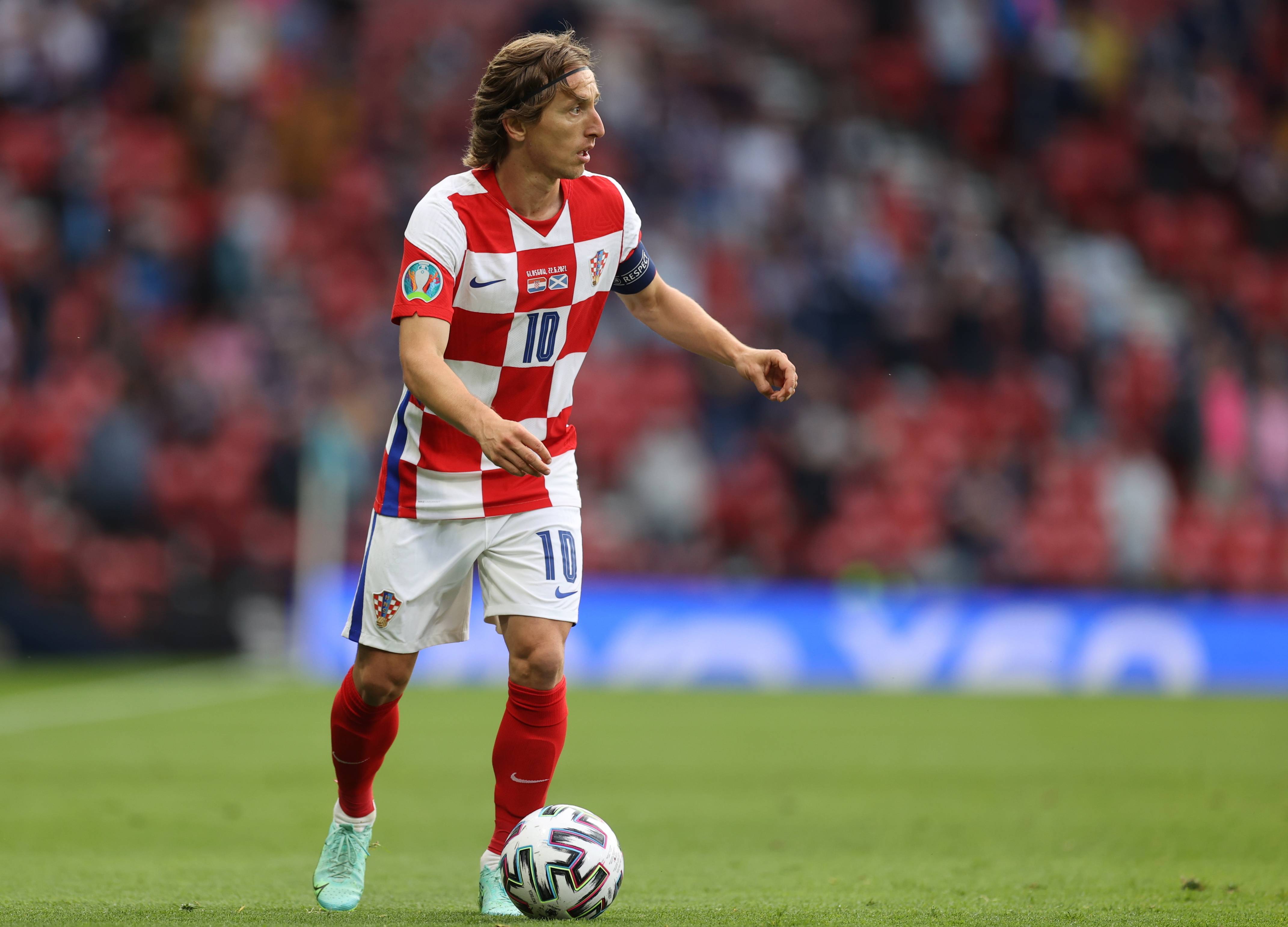 多特客战法兰克福：吉拉西、布兰特首发