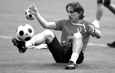 LCK第三阶段：大仇得报！GEN让一追二，决胜局大胜T1